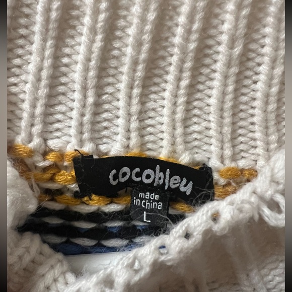 Cozy sweater only been worn once! - Picture 2 of 3
